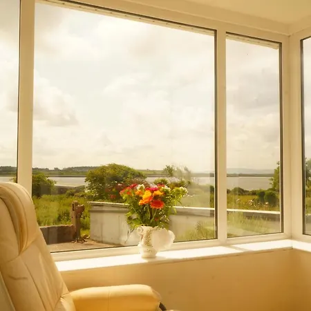 Tower Apartment *